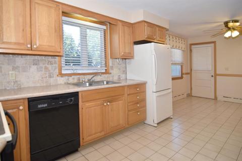 2 Champion St, Westerly, RI 02891 photo 9
