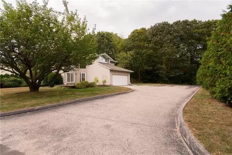 19 Valley Dr, Westerly, RI 02891 photo 3