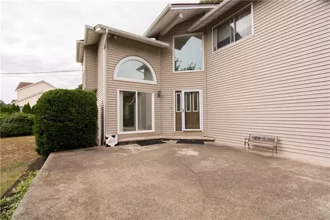 19 Valley Dr, Westerly, RI 02891 photo 4