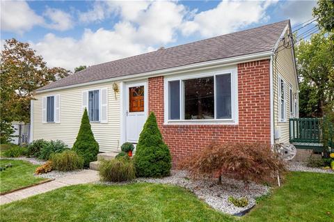 75 Ithica St, Warwick, RI 02889 photo 4