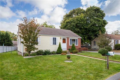 75 Ithica St, Warwick, RI 02889 photo 1