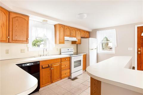 75 Ithica St, Warwick, RI 02889 photo 13