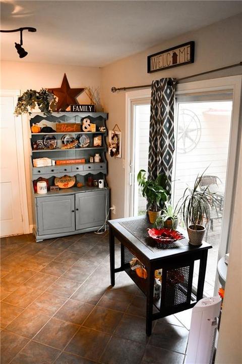 9 S County Trl, Exeter, RI 02822 photo 7