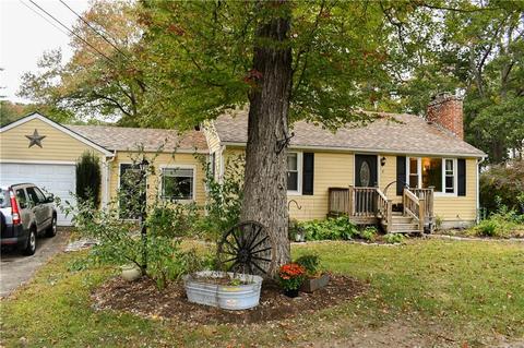 9 S County Trl, Exeter, RI 02822 photo 2