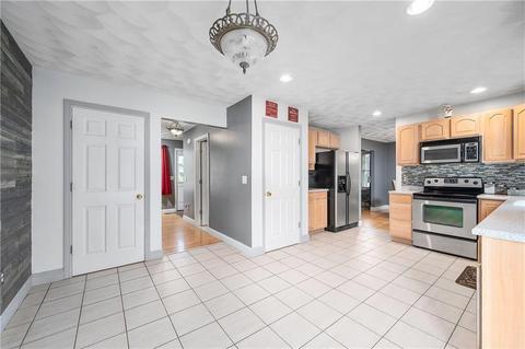 86 Beacon Ave, Woonsocket, RI 02895 photo 9