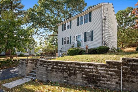 86 Beacon Ave, Woonsocket, RI 02895 photo 2