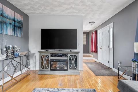 86 Beacon Ave, Woonsocket, RI 02895 photo 14