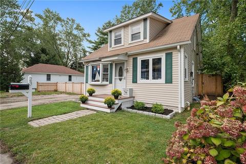23 Curtis St, Warwick, RI 02889 photo 2