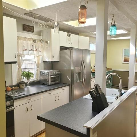 87 Vohlander St, Warwick, RI 02889 photo 4