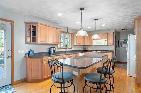 63 Viva Way, Woonsocket, RI 02895 photo 11