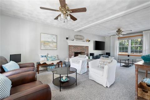 63 Viva Way, Woonsocket, RI 02895 photo 6