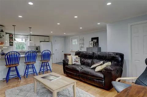 197 Morse Ave, Woonsocket, RI 02895 photo 8