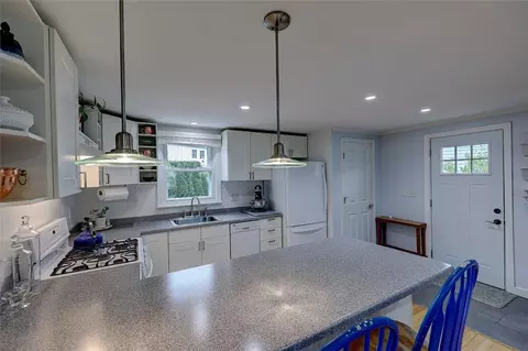 197 Morse Ave, Woonsocket, RI 02895 photo 19