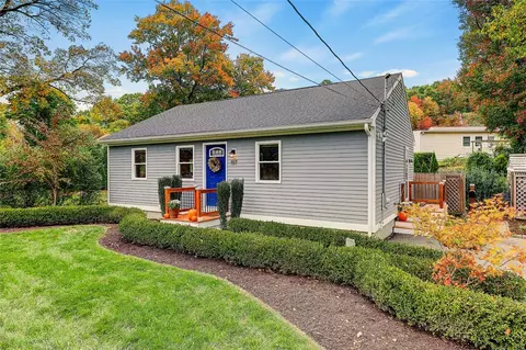 197 Morse Ave, Woonsocket, RI 02895 photo 4