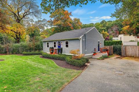 197 Morse Ave, Woonsocket, RI 02895 photo 2