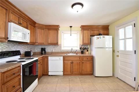 147 Vaughn Ave, Warwick, RI 02886 photo 7