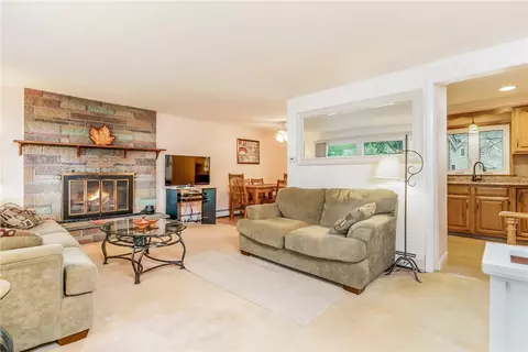 9 Charles Ave, Westerly, RI 02891 photo 8
