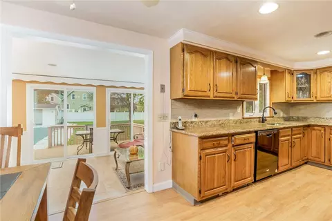 9 Charles Ave, Westerly, RI 02891 photo 10