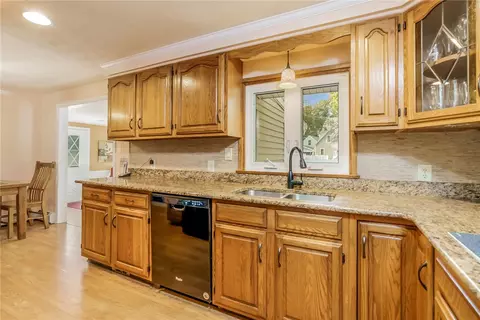9 Charles Ave, Westerly, RI 02891 photo 12