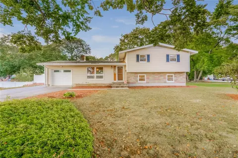9 Charles Ave, Westerly, RI 02891 photo 1