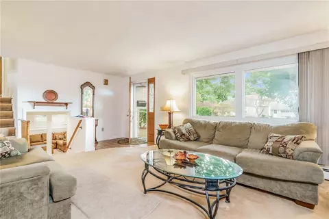 9 Charles Ave, Westerly, RI 02891 photo 7