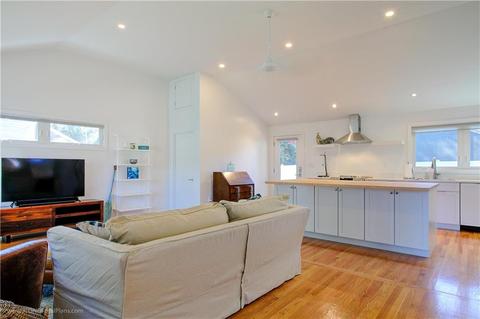 7 Gorham Pl, Bristol, RI 02809 photo 7