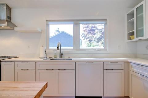 7 Gorham Pl, Bristol, RI 02809 photo 8