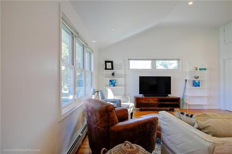 7 Gorham Pl, Bristol, RI 02809 photo 18