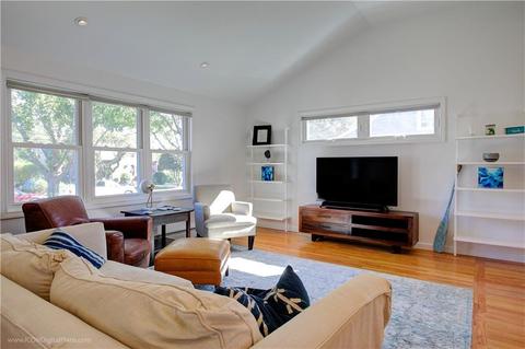 7 Gorham Pl, Bristol, RI 02809 photo 17