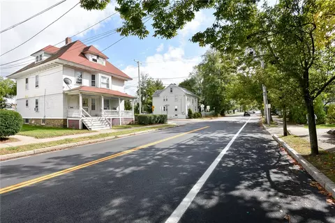 676 Main St, Warren, RI 02885 photo 2