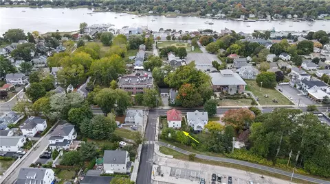 676 Main St, Warren, RI 02885 photo 9