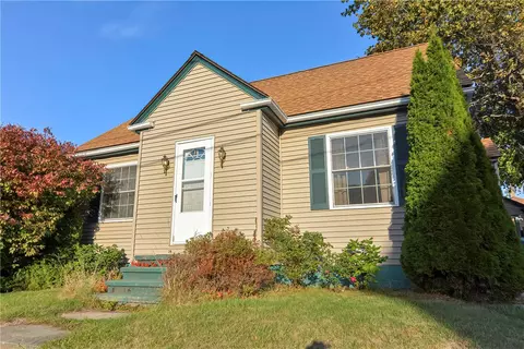 23 8th Ave, Woonsocket, RI 02895 photo 2
