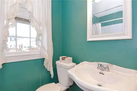 23 8th Ave, Woonsocket, RI 02895 photo 11
