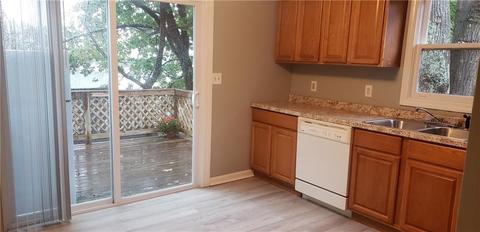 736 Bernon St, Woonsocket, RI 02895 photo 3