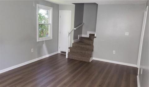 736 Bernon St, Woonsocket, RI 02895 photo 9