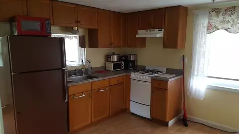 101 Old Mill Blvd, Warwick, RI 02889 photo 2