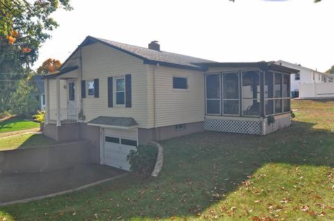 69 Ridge St, Woonsocket, RI 02895 photo 32