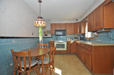 69 Ridge St, Woonsocket, RI 02895 photo 9
