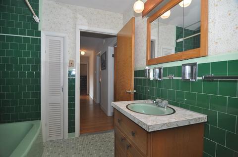 69 Ridge St, Woonsocket, RI 02895 photo 17