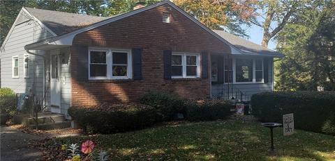 4 Arrow Dr, Westerly, RI 02891 photo 2