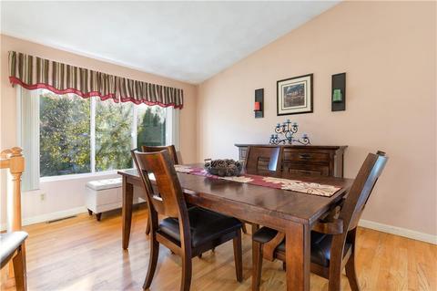 11 Devon Ct, Warwick, RI 02889 photo 9