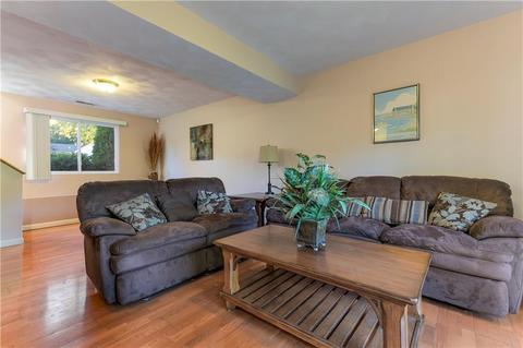 11 Devon Ct, Warwick, RI 02889 photo 3