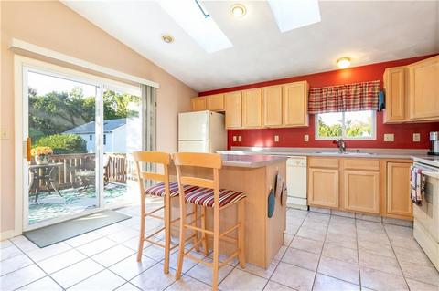 11 Devon Ct, Warwick, RI 02889 photo 6