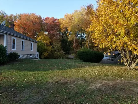 40 Denby St, Woonsocket, RI 02895 photo 5