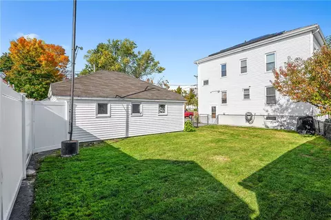 149 Carnation St, Woonsocket, RI 02895 photo 30