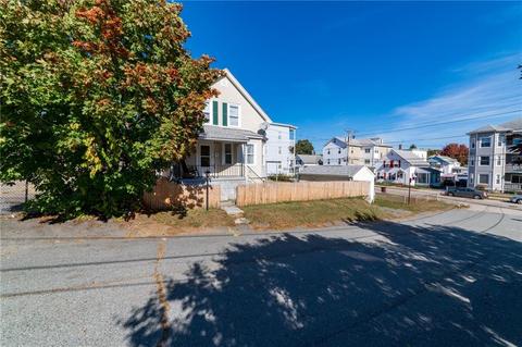 17 Stanley Ave, Woonsocket, RI 02895 photo 2
