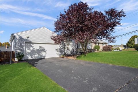 7 Annette Ave, Woonsocket, RI 02895 photo 2