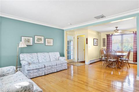 7 Annette Ave, Woonsocket, RI 02895 photo 3