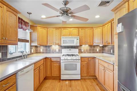7 Annette Ave, Woonsocket, RI 02895 photo 6