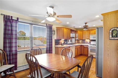 7 Annette Ave, Woonsocket, RI 02895 photo 5